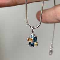 MULTI Geometrisch Pendant - Sapphire and Aquamarine