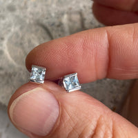 ARCHIE Geometrisch Topaz studs