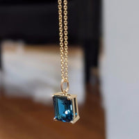 MAGNIFICENT pendant