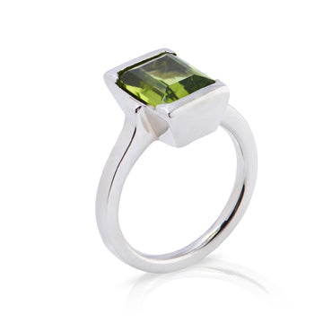 Archie Peridot Ring
