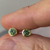 WUNDER - Green Sapphire Earring Studs