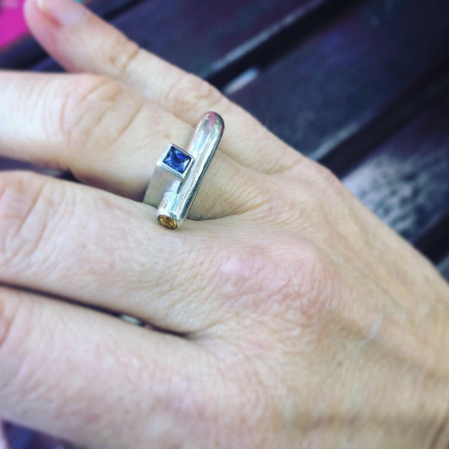 KEHRSEITE Sapphire ring